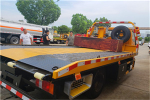 康乐附近拖车电话号码服务